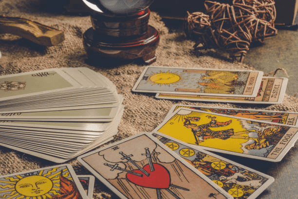 Interpreting Tarot—The Deeper Meanings of the Major and Minor Arcana